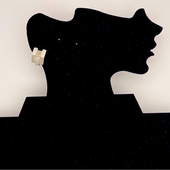 Givenchy Vintage 1979 Brutalist Silver Clip on earrings - Picture 5 of 6